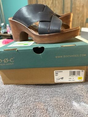 boc Navy Crisscross Leather Platform Clog